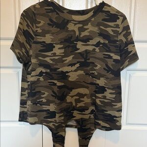 SHEIN Camouflage Short Sleeve Tee